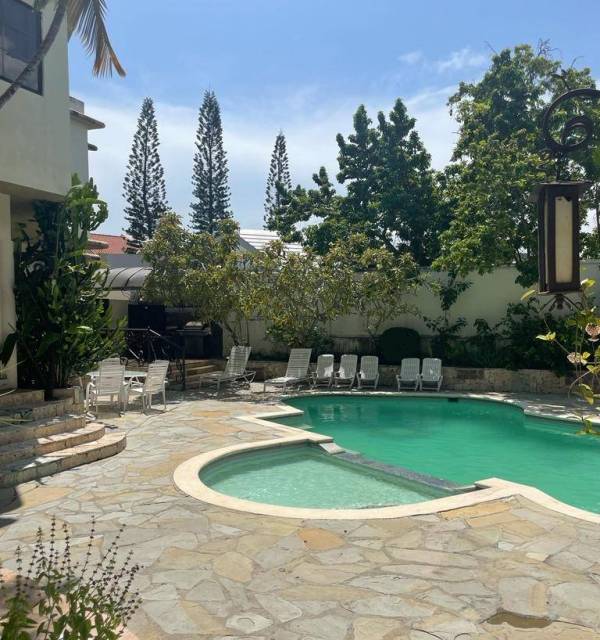 Grande maison de 4 chambres et 3.5 salles de bains dans le quartier exclusif d’Arroyo Hondo.  | Immobilier en République Dominicaine