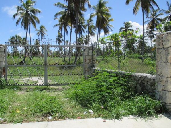 Terrain à vendre à seulement 350 mètres de la plage de Bavaro. | Immobilier en République Dominicaine