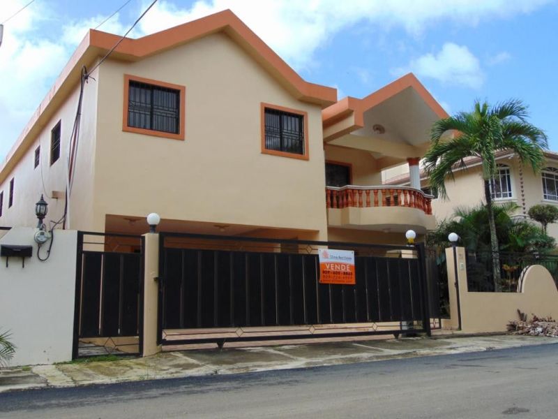 In Villa Maria, quiet area, we have the house you need. | Real Estate in Dominican Republic