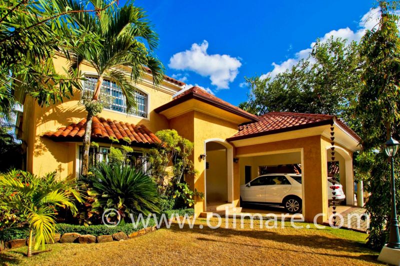 Beautiful house located in a gated community with 24/7 security. | Real Estate in Dominican Republic