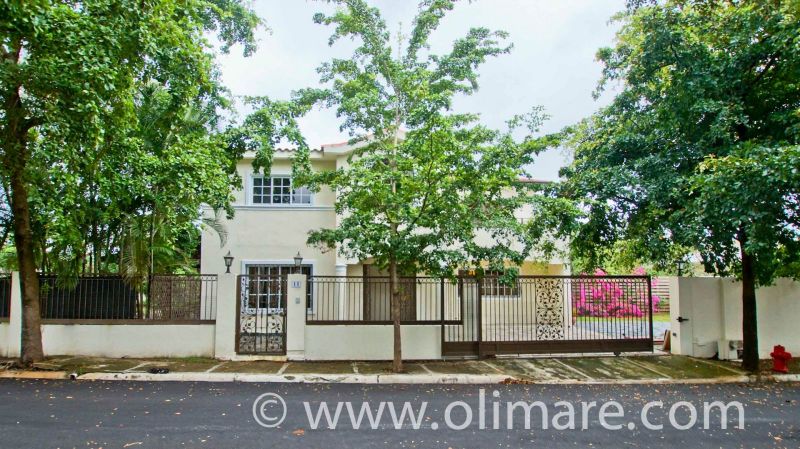 HOUSE WITH 710 m2 OF PLOT IN LOS SAMANES. | Real Estate in Dominican Republic